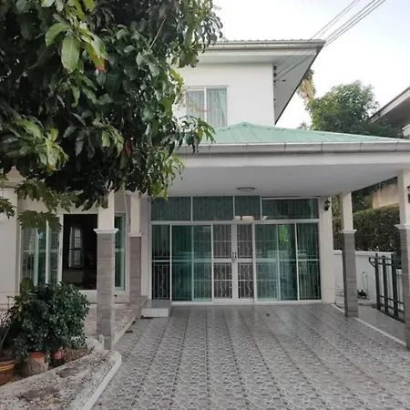 Cozy Guest Room In Secure Krung Thep Maha Nakhon Residence